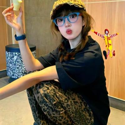 我穿越成系统爸爸